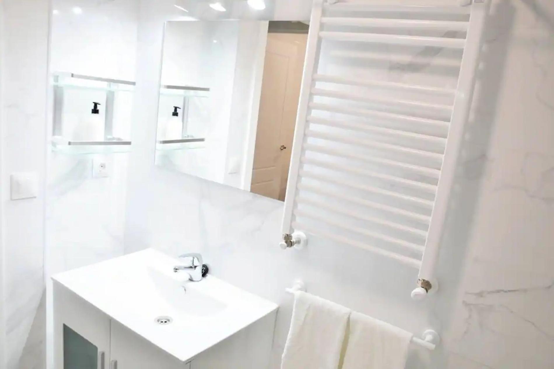Nuevo Apartamento De 3 Dormitorios En Calle Alta サンタンデール エクステリア 写真